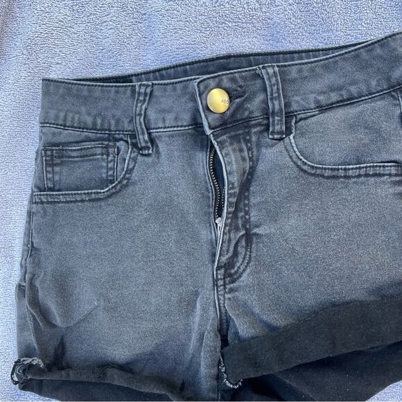 American Eagle Outfitters Black High Rise Shortie Cuffed Shorts Basic Emo Size 4 - Picture 3 of 9